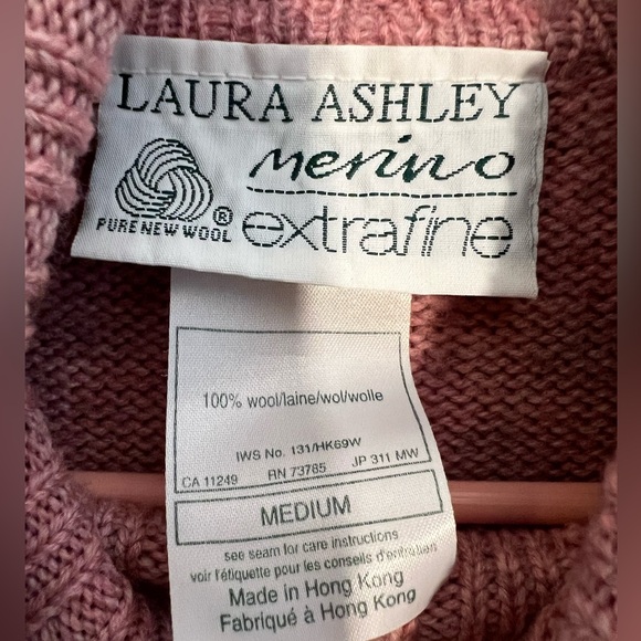 Laura Ashley vintage merino wool size M sweater - Picture 5 of 5